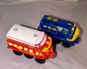 Chuggington Wooden Railway Brewster and Decka Toy Train Bundle